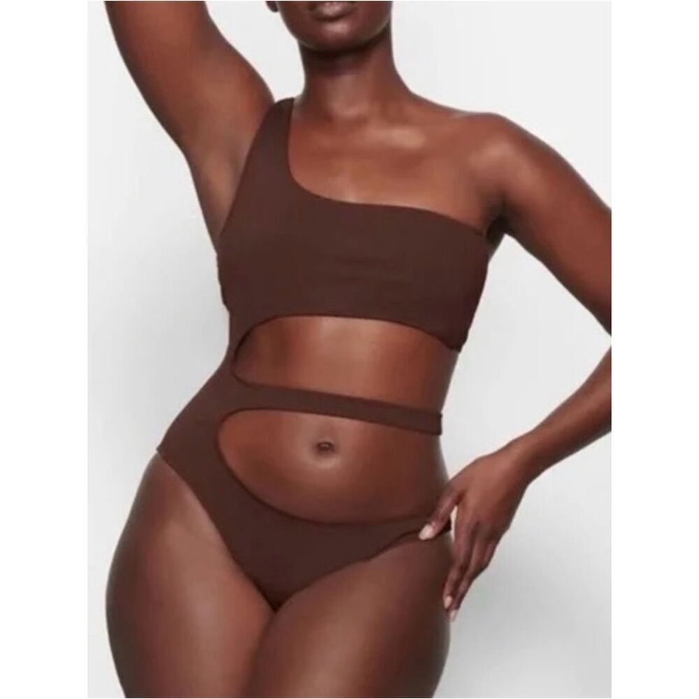 SKIMS SWIM ONE SHOULDER CUT OUT MONOKINI SWIMSUIT COCOA XL NEW MSRP $129